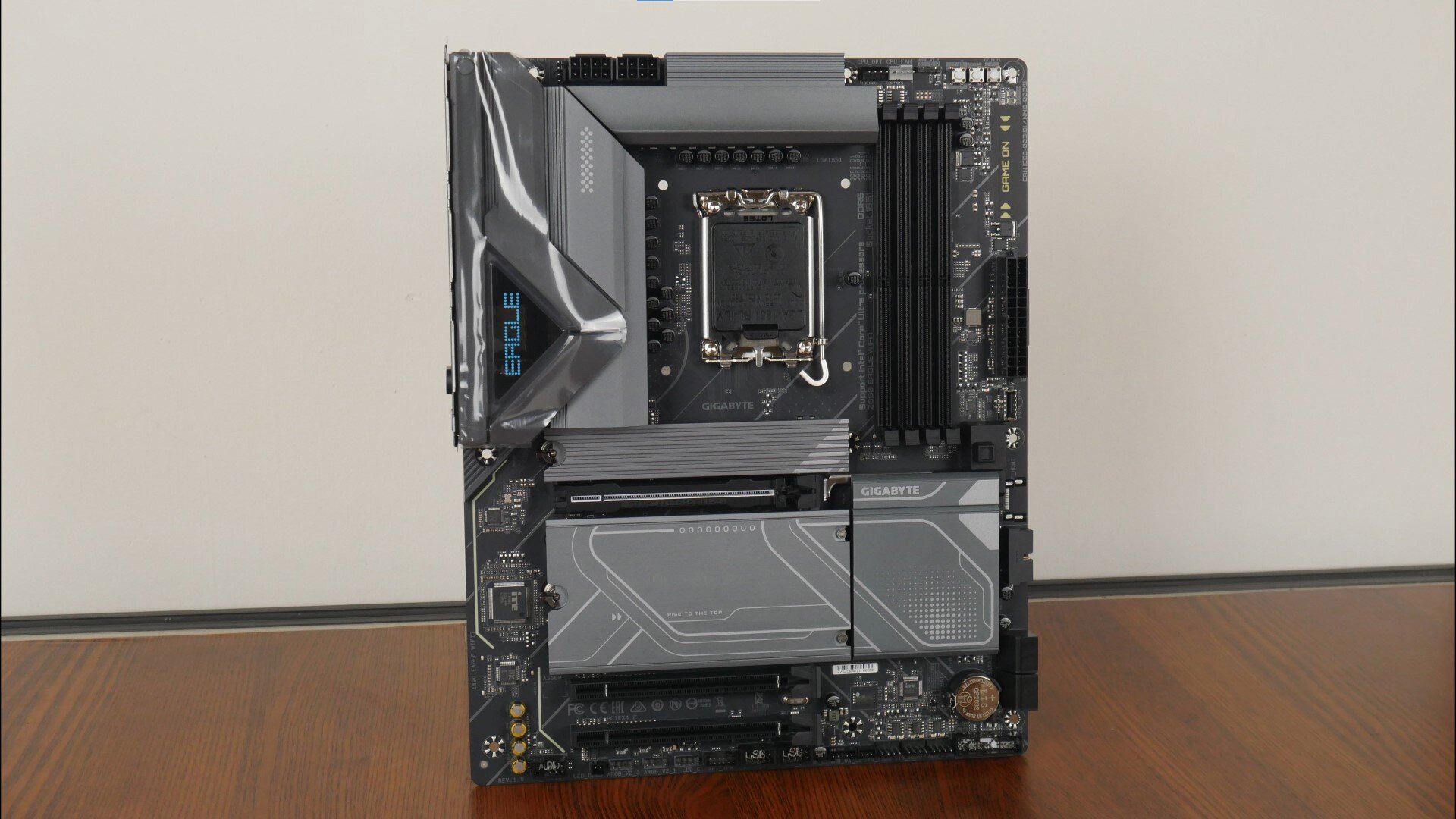 Unboxing & Overview: Gigabyte Z890 EAGLE WIFI7 LGA1851 Motherboard